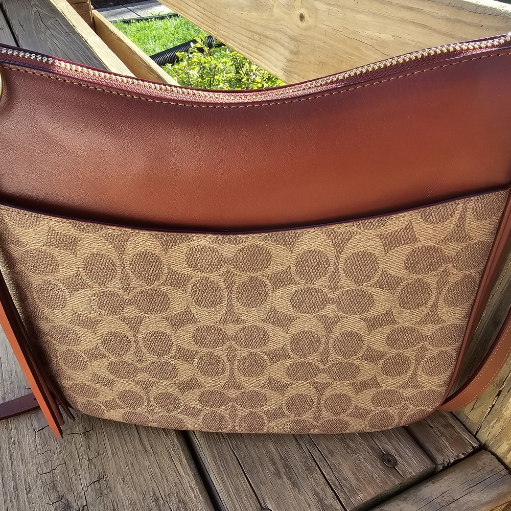 COACH -  Chaise Crossbody In Signature Canvas - Picture 3 of 12